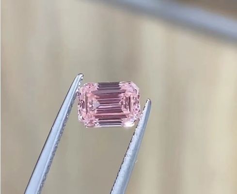 総合的なエメラルドの切口の実験室によって育てられるピンクのダイヤモンドの宝石類豪華なライト等級