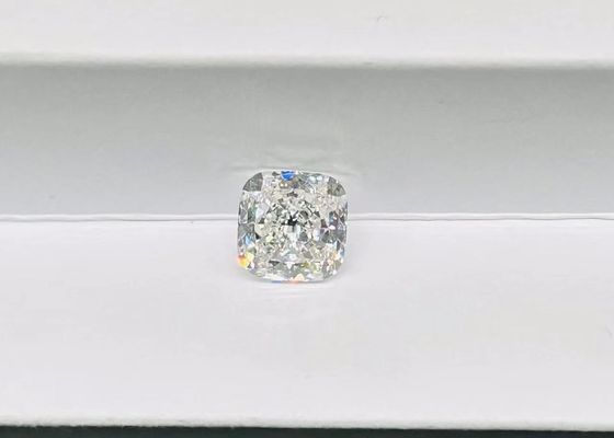 大型石 5+ct クッション 形状 研究室 CVD ダイヤモンド 優れた切断 IGI 認証