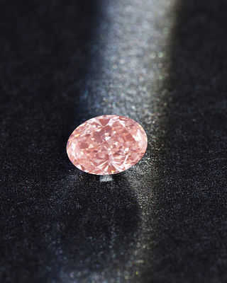 豪華で軽い実験室はピンクのダイヤモンドの楕円形を切った人工的な2.4ct IGIを証明したVS1を作成した