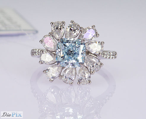 3.284ct クッションカット スカイブルー CVD 合成ダイヤモンドリング 高級18Kホワイトゴールドセット