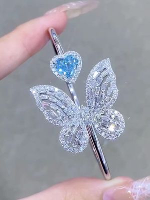栽培されたダイヤモンド バターフライ ブレスレット おしゃれな色 ダイヤモンド 宝石 耳飾り ネックレス