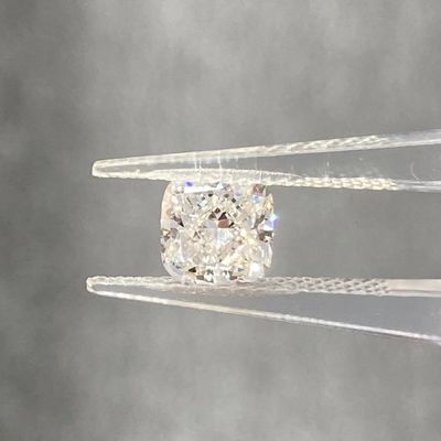 1.05CT スクウェア クッション 切断 実験室 白いダイヤモンド F VVS2 CVD 実験室 成長したダイヤモンド