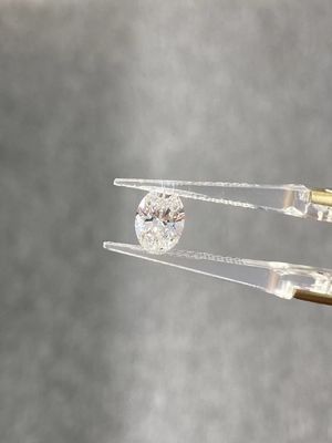 オーバル形 ラボで育てた CVD ホワイトダイヤモンド 3.4ct IGI証明書