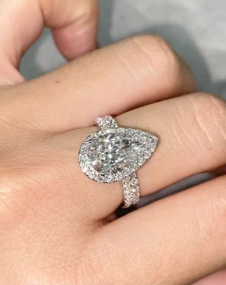 ダブルバンド ピアス ダイヤモンドの指輪 婚約 婚活ラボ 成長したダイヤモンドの指輪