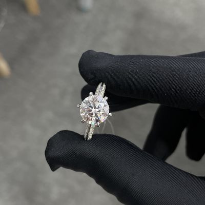 実験室で育てた ダイヤモンドリング 3.01ct CVD 白 F VS2 ハーフ・オブ・カントリー スタイル 丸